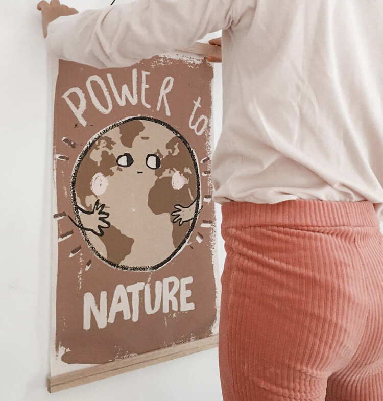 Studio Loco Studio Loco | World canvas poster met houten magnetisch frame (Power to Nature)