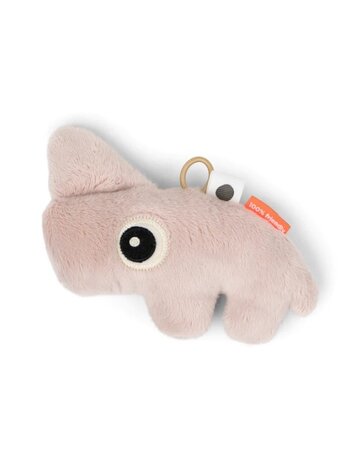 Done by Deer |  Knuffeltje met rammelaar Nozo poeder