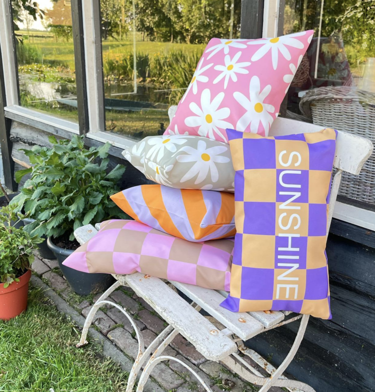 Label-R | Buitenkussen geblokt rood roze 40x40