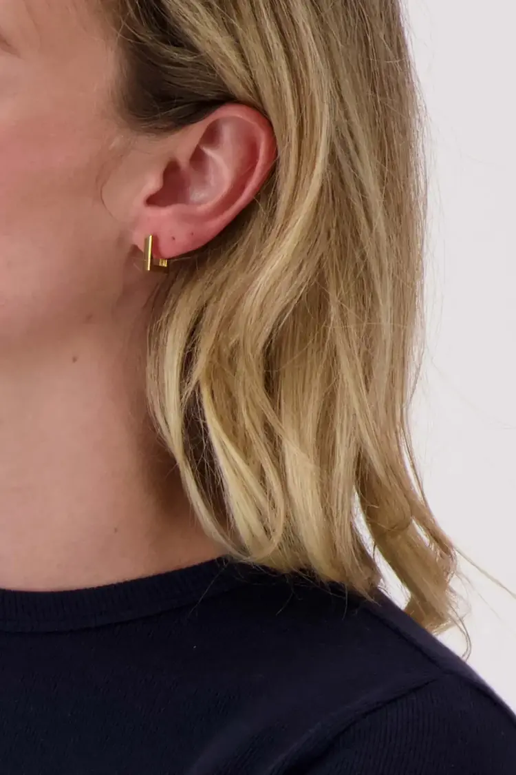 Zusss Zusss | Oorbellen vierkant goud