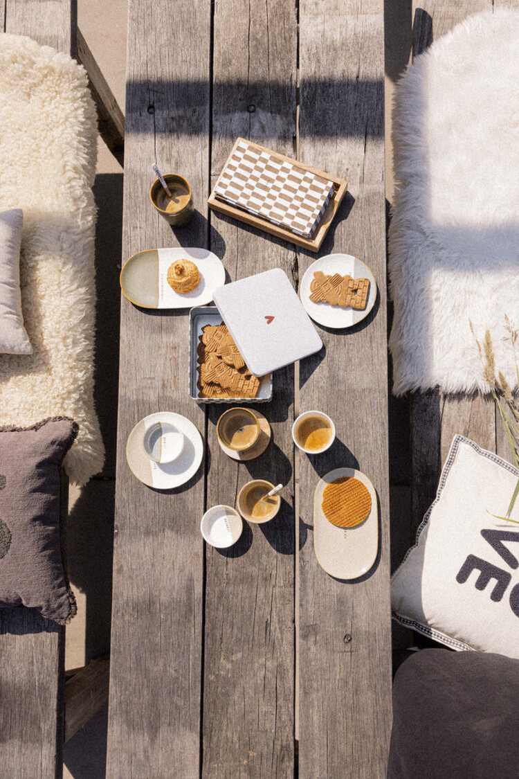 Zusss Zusss | Kussen love 45x45cm zand/antracietgrijs