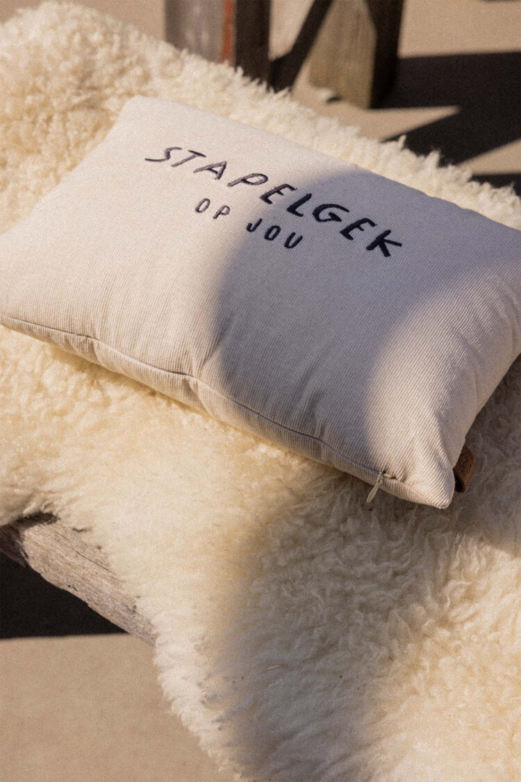 Zusss Zusss | Kussen corduroy stapelgek 35x25cm zand/antracietgrijs