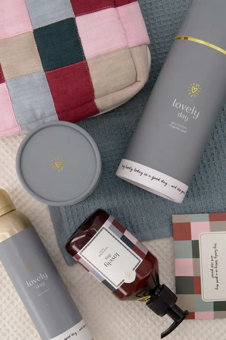 Zusss Zusss | Geurkaars glas in koker Lovely day