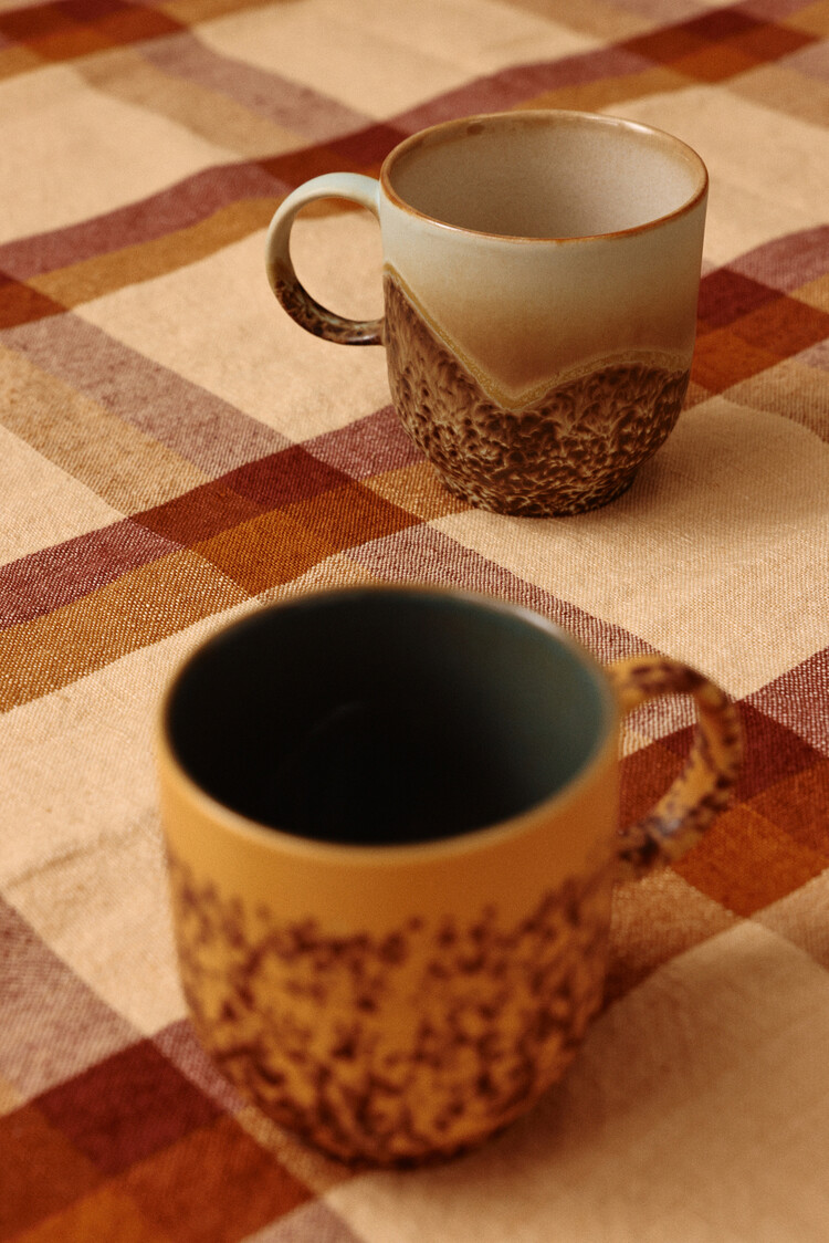 HK Living HK Living | 70's servies koffiemok met oor shell