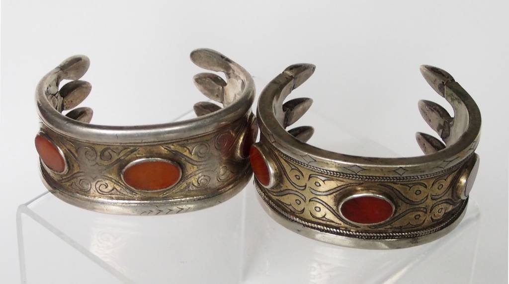 ein Paar Antik Turkmenische Tekke - Silber Armreif  (Bilezik) Nr:17/492