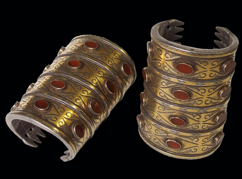 ein Paar Antik Turkmenische Tekke - Silber Armreif  (Bilezik) Nr:17/363