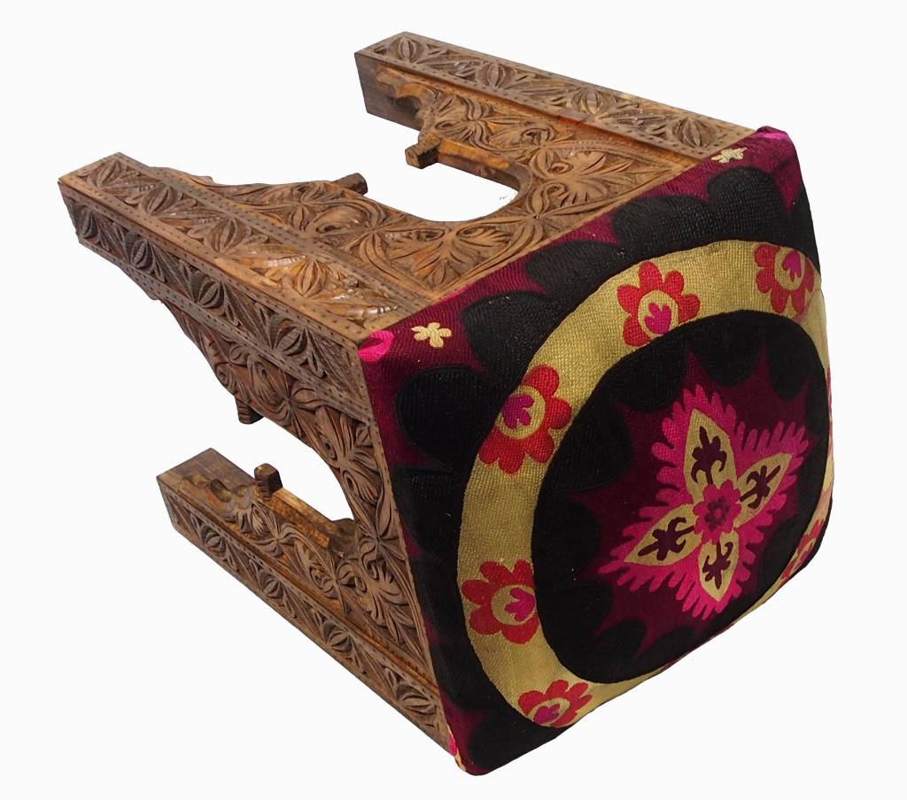 antik-look hand carved wooden vintage suzani Stoll chair from Afghanistan No: