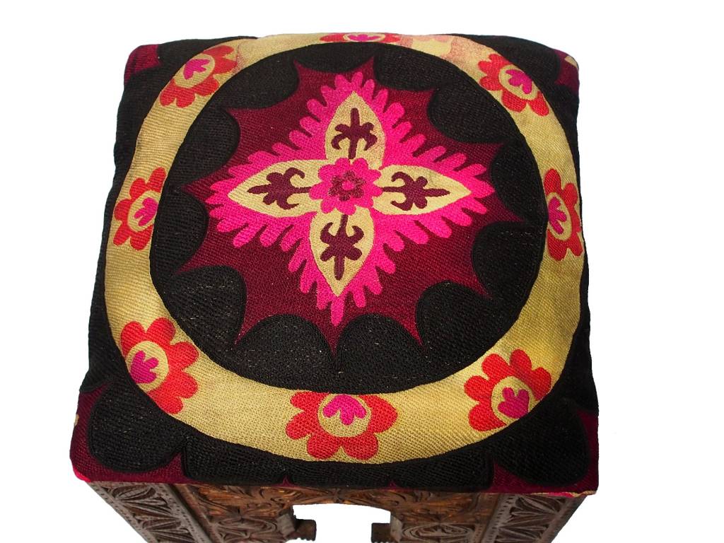 antik-look hand carved wooden vintage suzani Stoll chair from Afghanistan No: