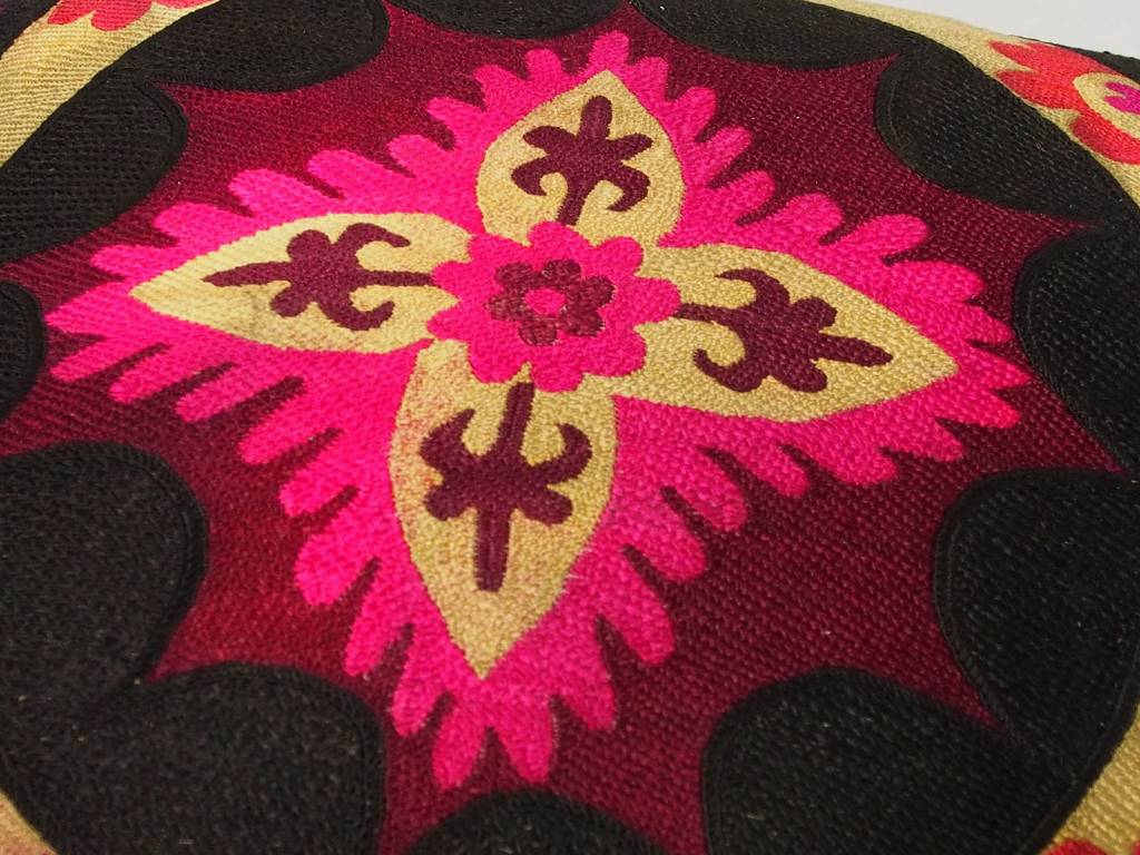 antik-look hand carved wooden vintage suzani Stoll chair from Afghanistan No: