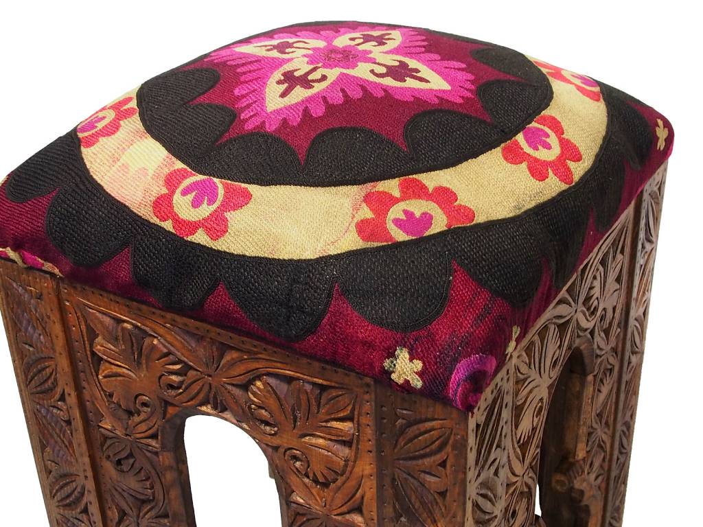antik-look hand carved wooden vintage suzani Stoll chair from Afghanistan No: