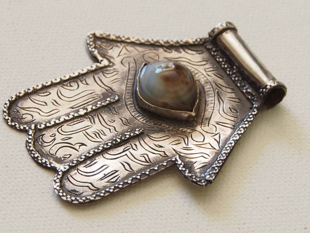 handmade vintage Islamic Silver Eye of Fatima hamsa The Hand of Fatima with arabic Calligraphy Pendant and agate stone from Afghanistan
