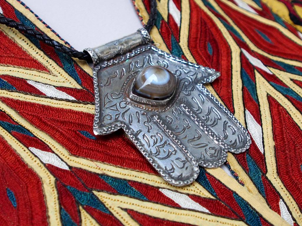 handmade vintage Islamic Silver Eye of Fatima hamsa The Hand of Fatima with arabic Calligraphy Pendant and agate stone from Afghanistan