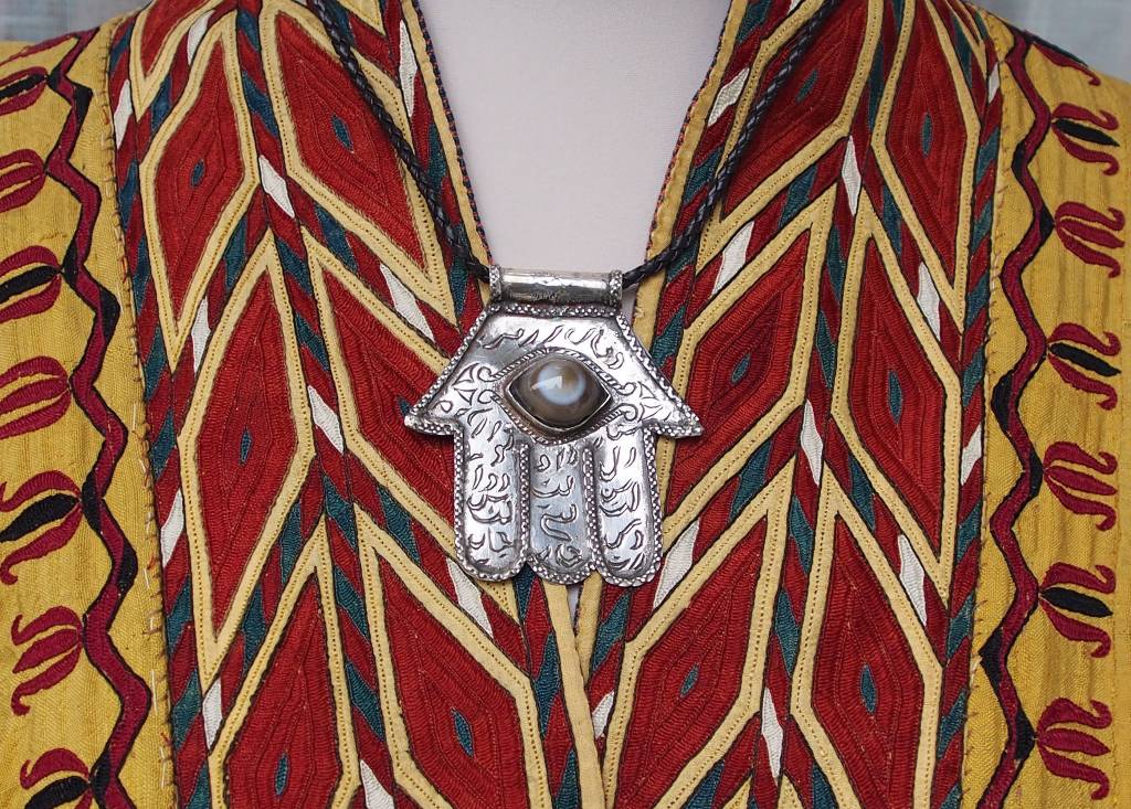 handmade vintage Islamic Silver Eye of Fatima hamsa The Hand of Fatima with arabic Calligraphy Pendant and agate stone from Afghanistan