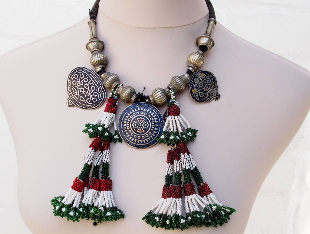 antique Multan enamelled necklace 18/3