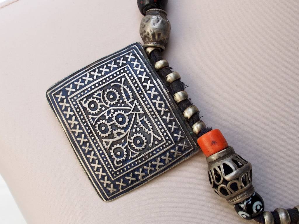 antique Multan enamelled necklace 18/7