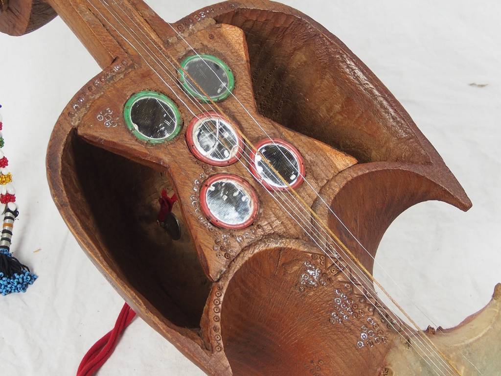 exotic musical instrument  India Belutschistan  afghanistan and pakistan Sarinda Ghichak 18/3