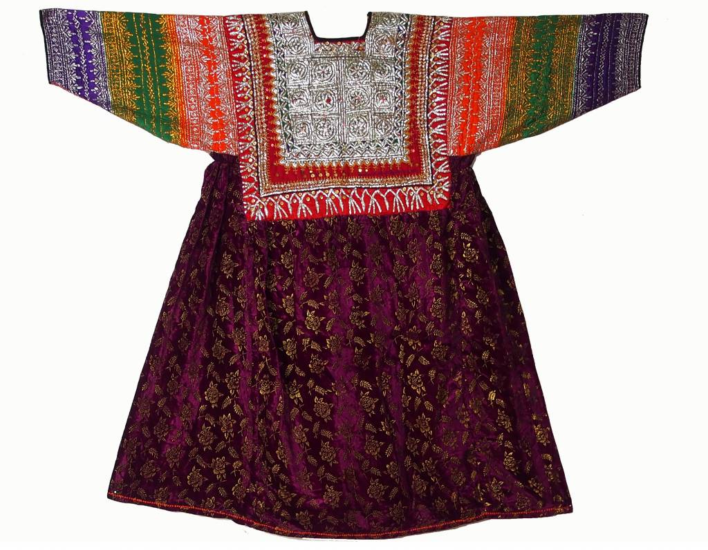antique Banjara Woman’s embroidered Dress Sindh Pakistan18/B