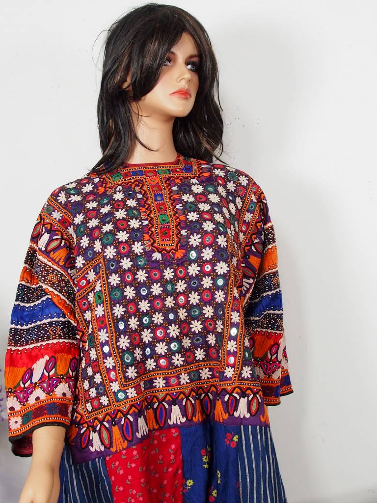 antik  Frauen Dress Sindh Pakistan18/ A