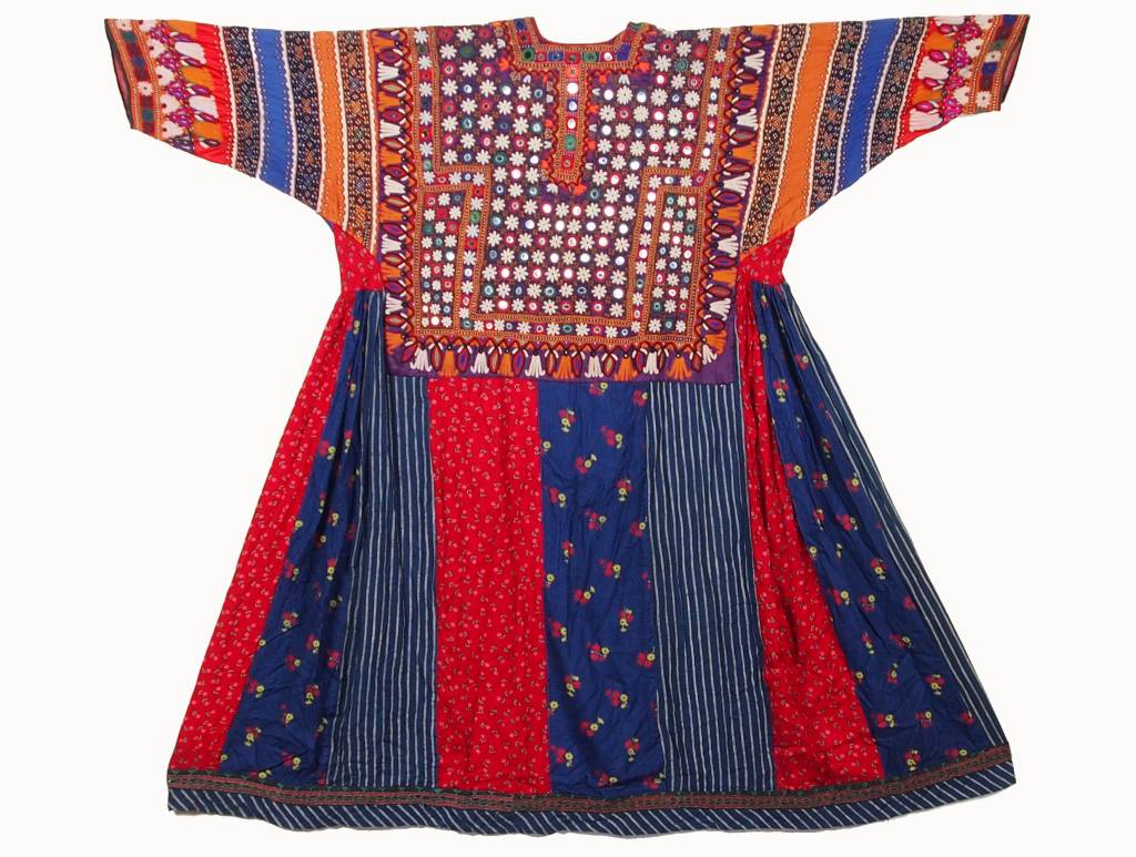 antik  Frauen Dress Sindh Pakistan18/ A