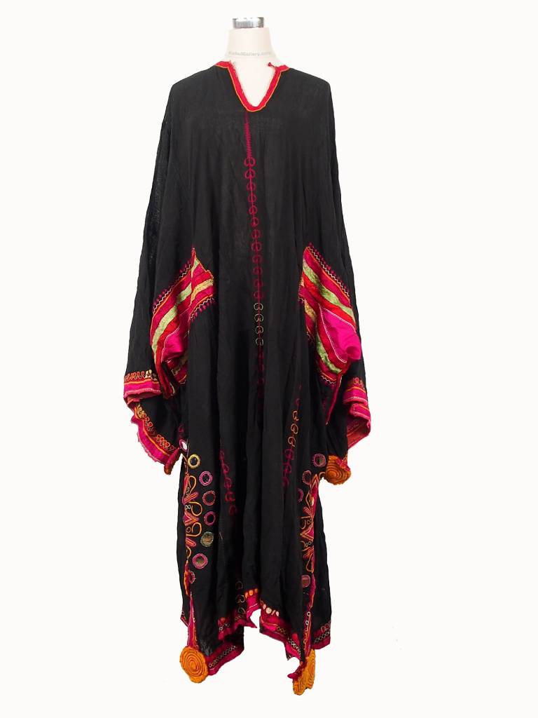 antique Banjara Woman’s embroidered Dress Sindh Pakistan18/3