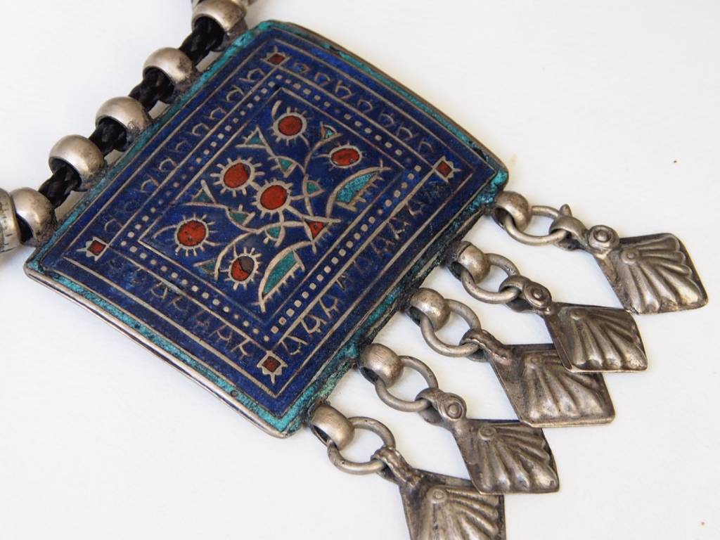 antique Multan enamelled necklace 18/11