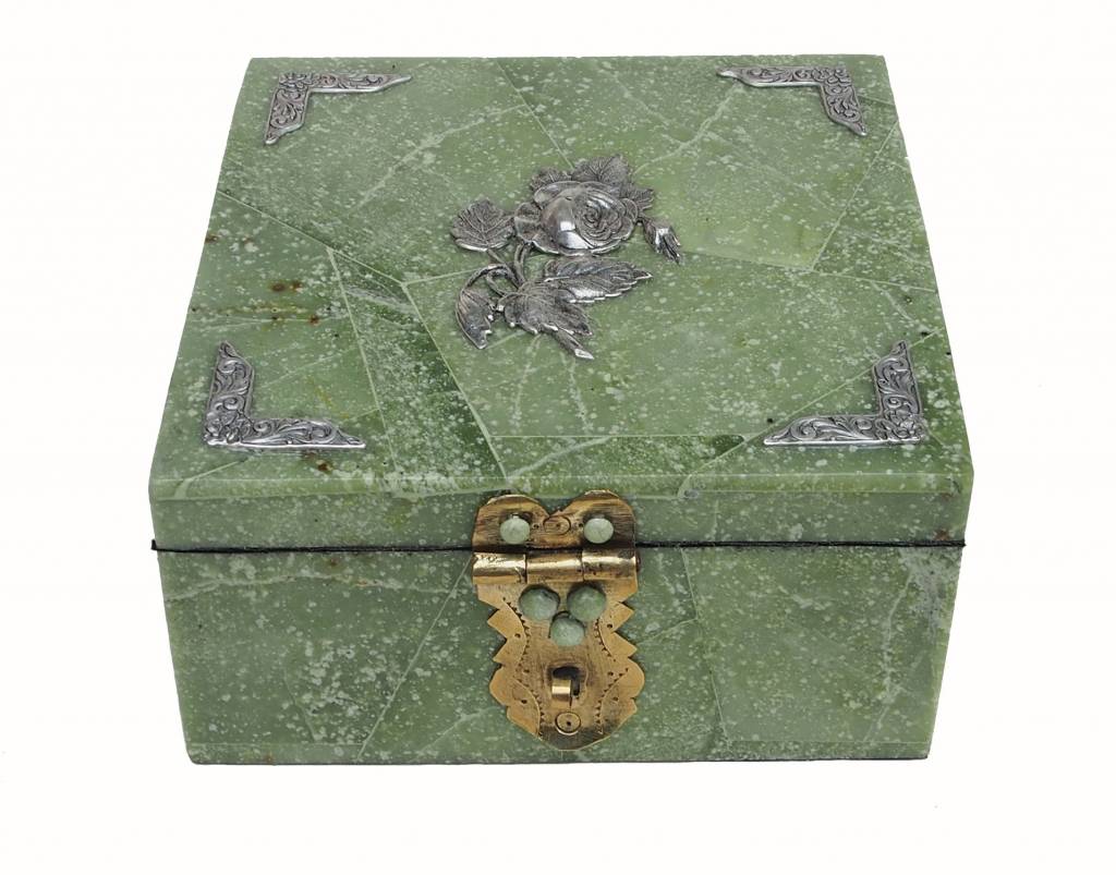 Hand Crafted olive green Jade Gemstone box Candy Dish from Afghanistan. 18/1