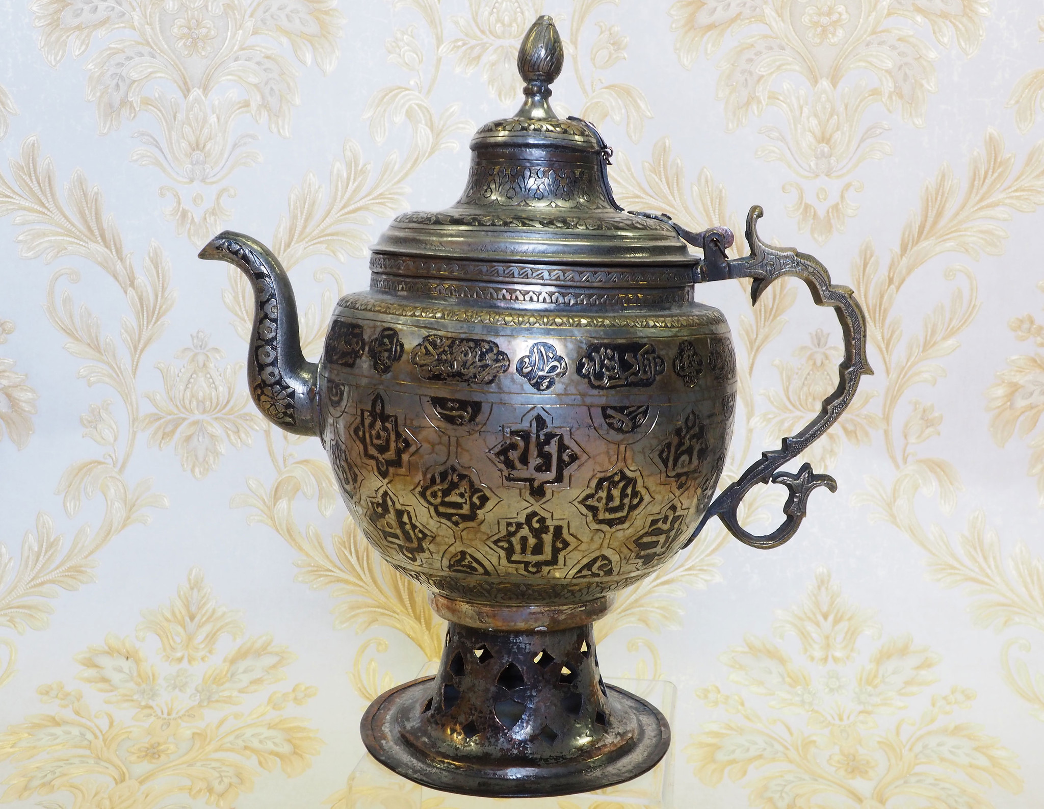 Antique Engraved Central Asian huge copper Teapot Ewer   islamic Tea Kettle Afghanistan No:19/2