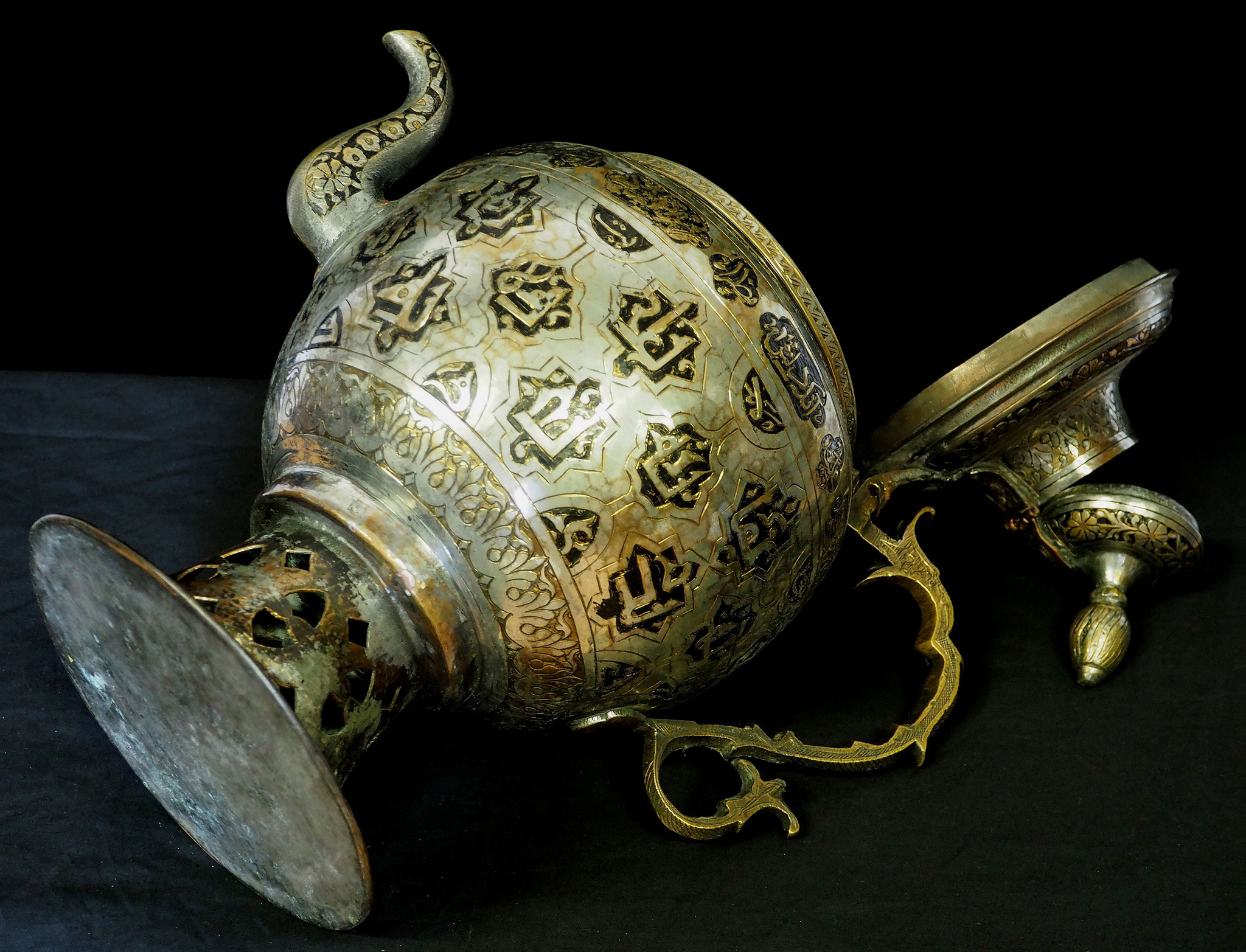 Antique Engraved Central Asian huge copper Teapot Ewer   islamic Tea Kettle Afghanistan No:19/2