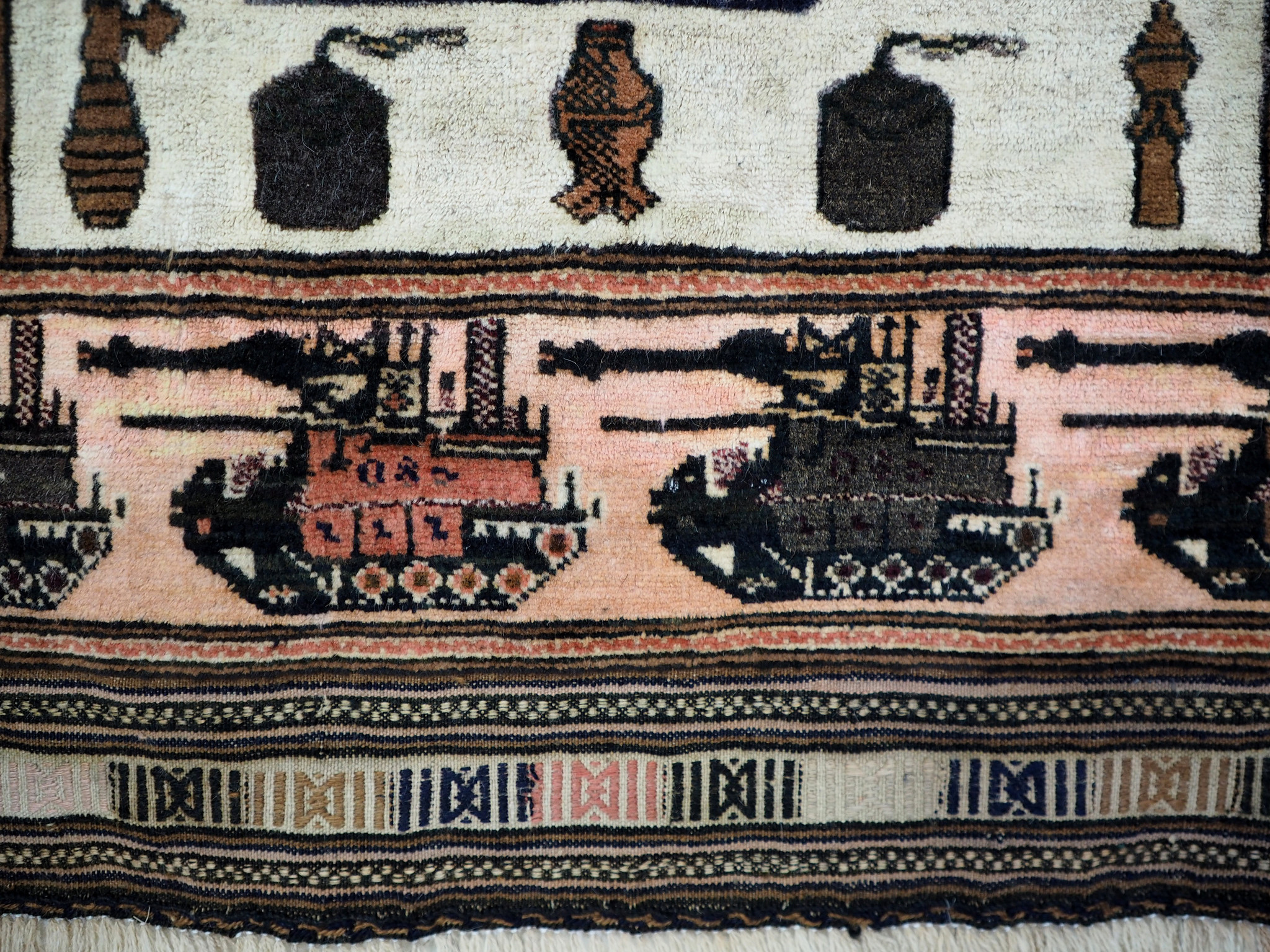 Afghan Kriegteppich Handgeknüpf Teppich Afghanistan panzer kampfjet gewehr USA Army Nato ISAF war rug Nr:19/32