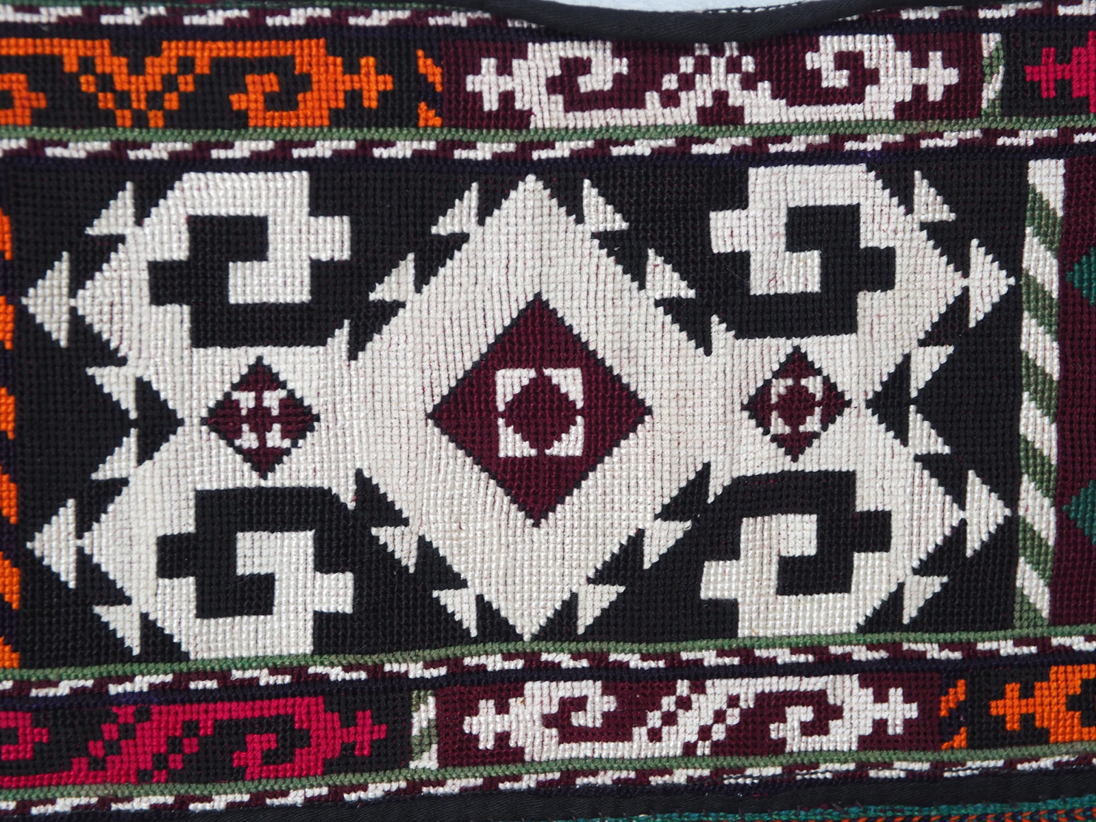 antik orient Usbek Nomaden Suzani Jurten Zierband saye-gosha aus Afghanistan Nr:19/Q