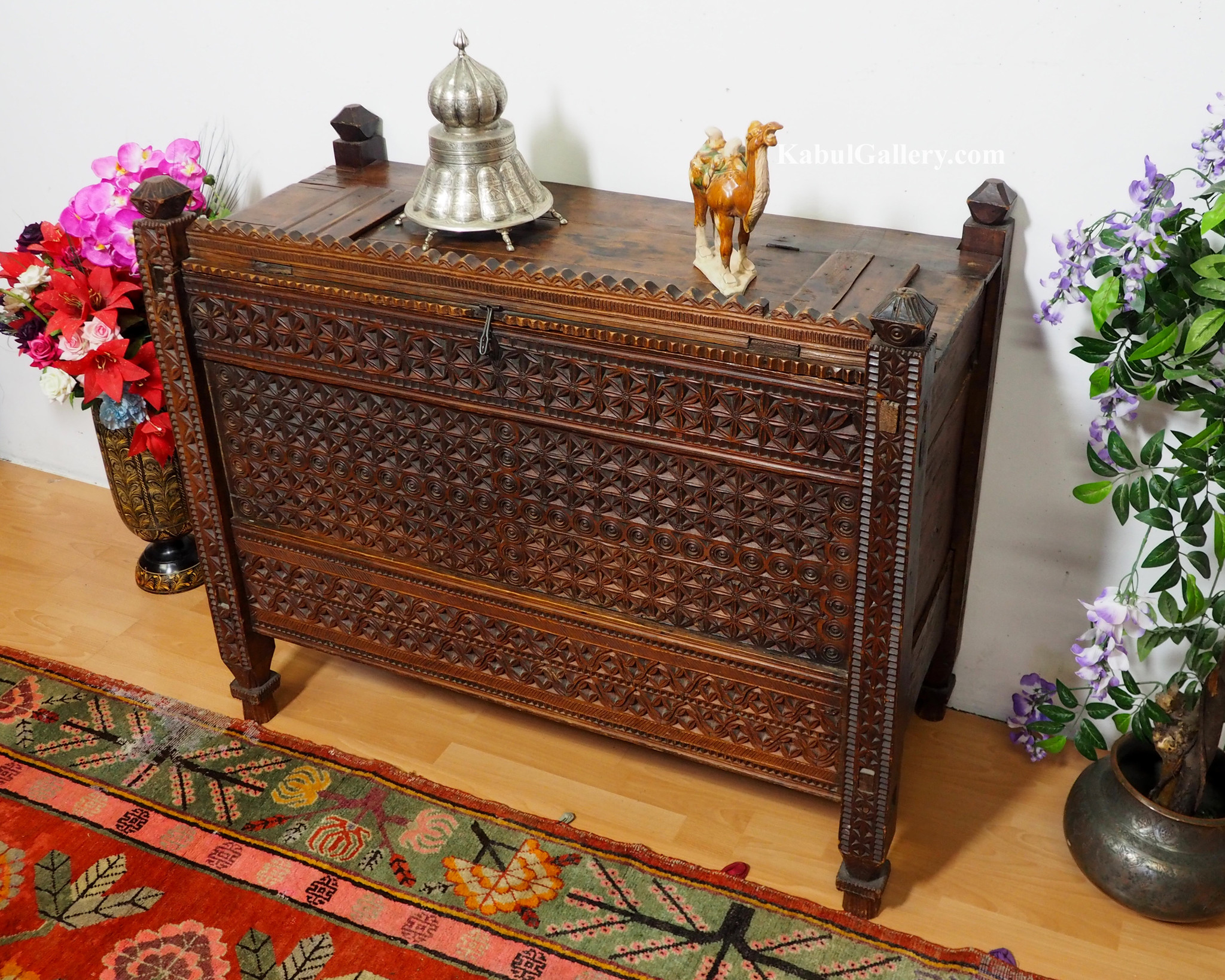 antique 19th century orient vintage cedar wood treasure Dowry Chest from Nuristan Afghanistan No:ULM5