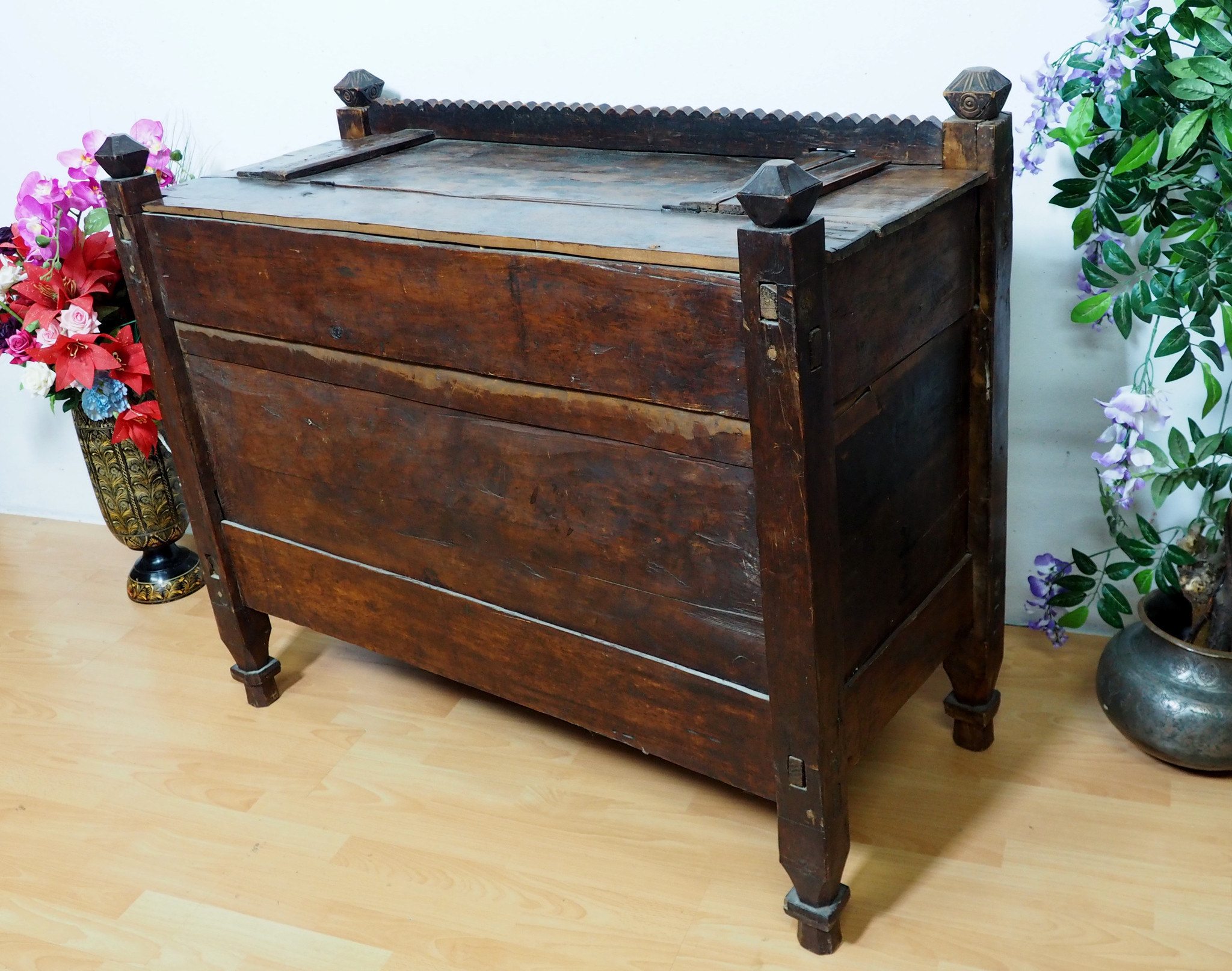 antique 19th century orient vintage cedar wood treasure Dowry Chest from Nuristan Afghanistan No:ULM5