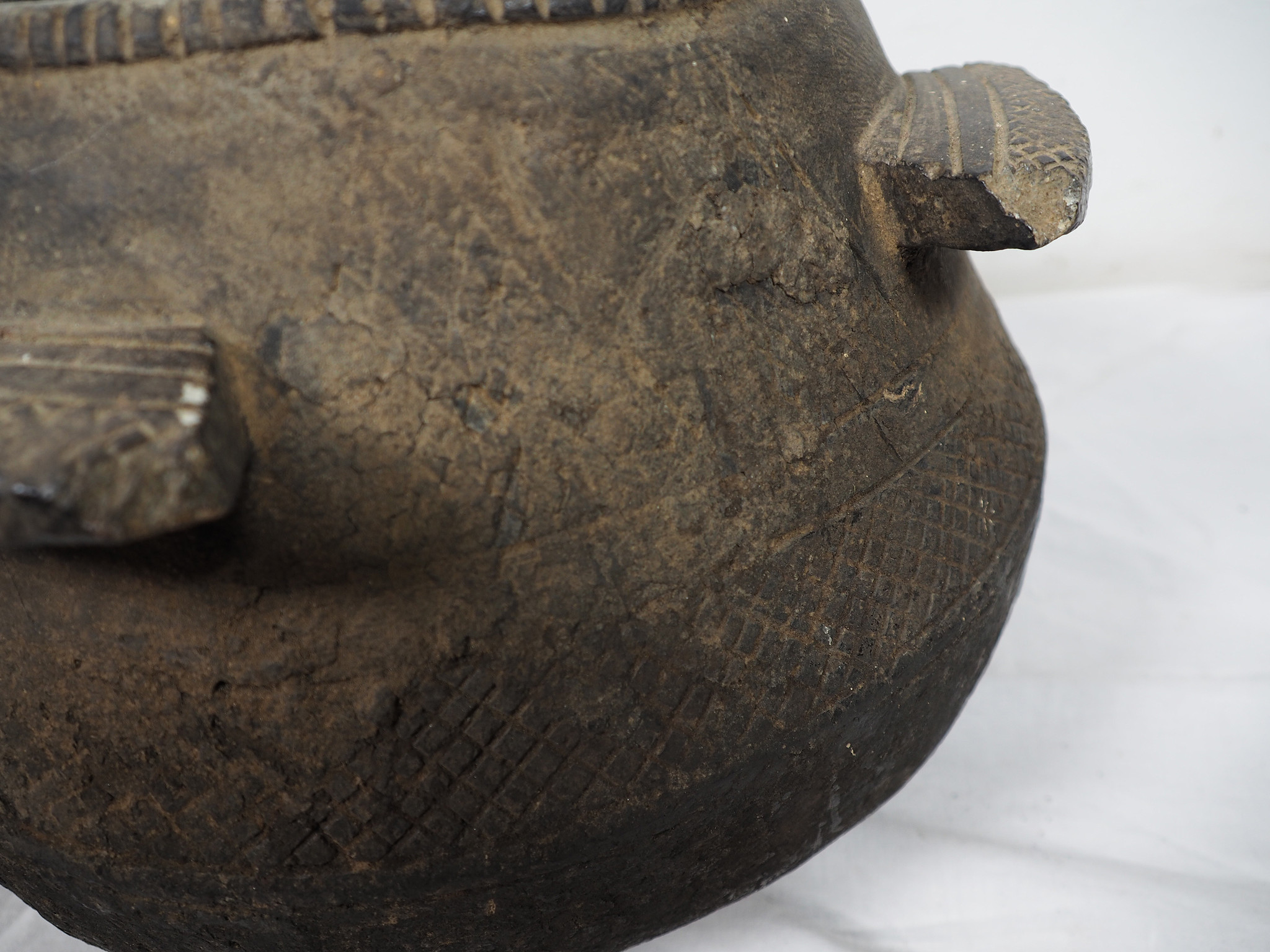 Antike Islamische Ein großer antiker schwerer Handgeschnitzter Steintopf aus Afghanistan, HH