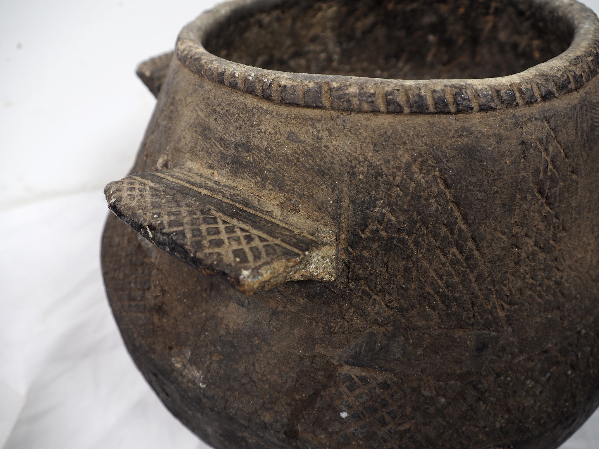 Antike Islamische Ein großer antiker schwerer Handgeschnitzter Steintopf aus Afghanistan, HH