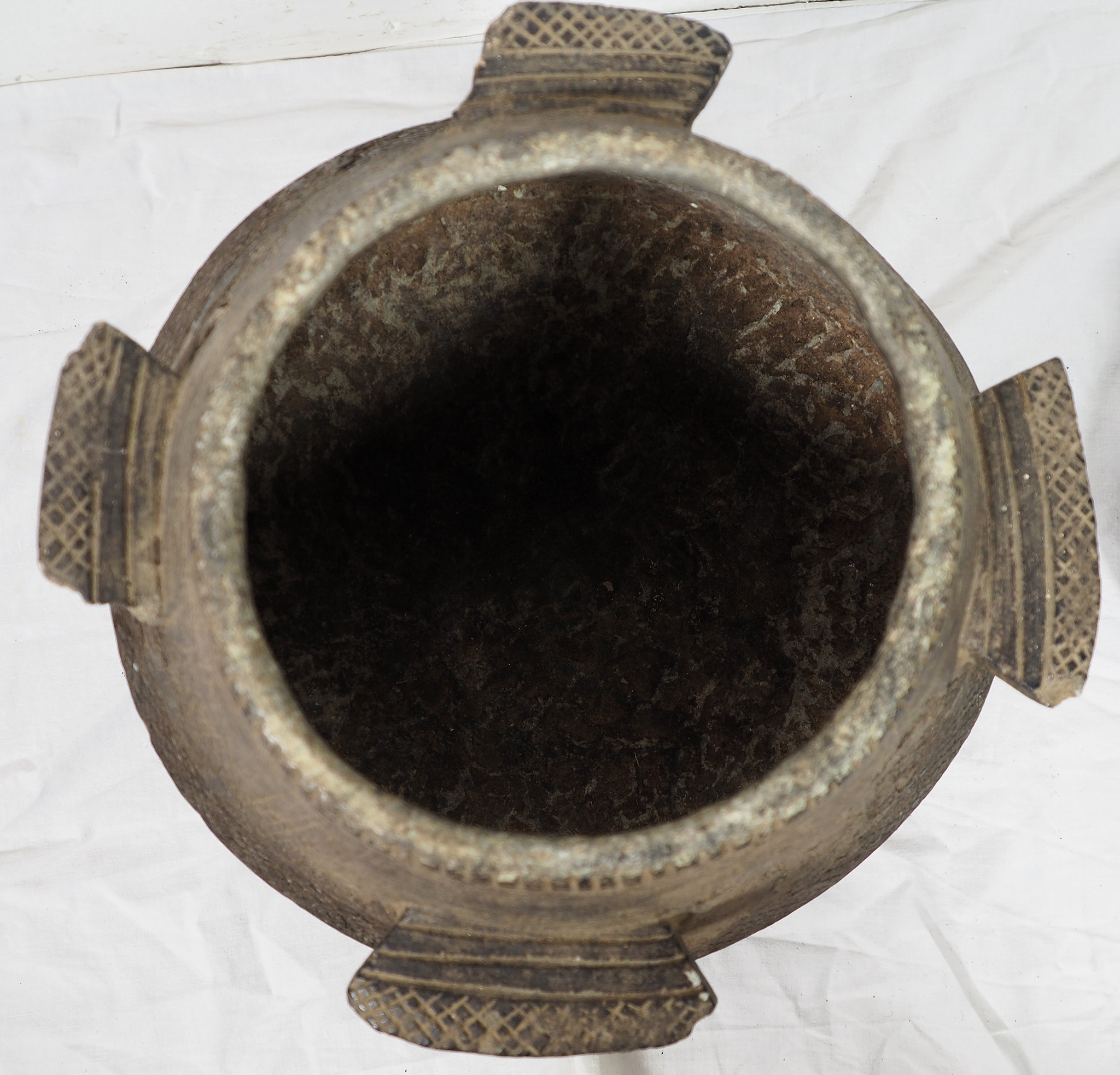 Antike Islamische Ein großer antiker schwerer Handgeschnitzter Steintopf aus Afghanistan, HH