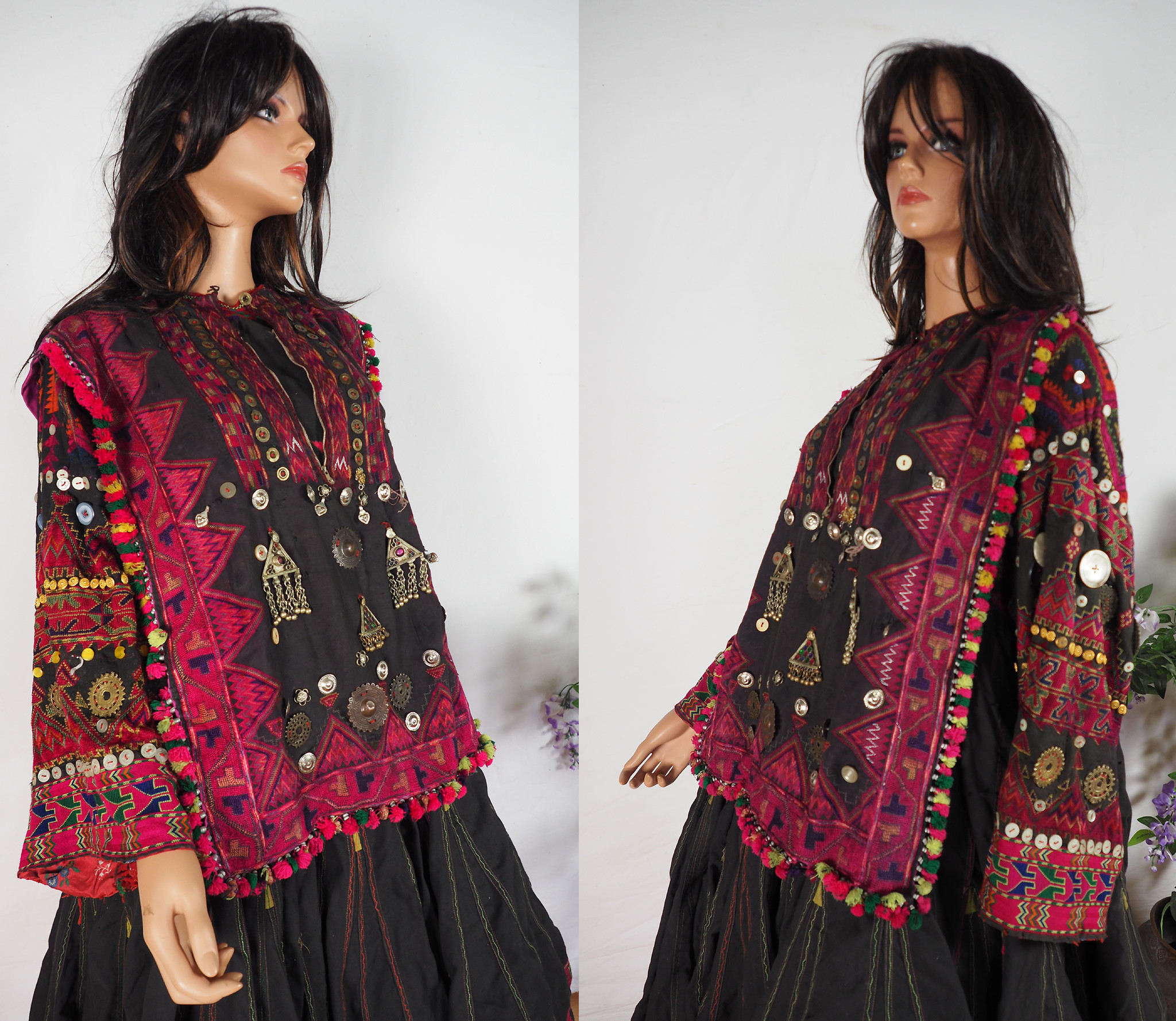 antique complet original Pakistan Afghanistan nuristan kohistan swat Woman embroidered Dress jumlo No:20/A