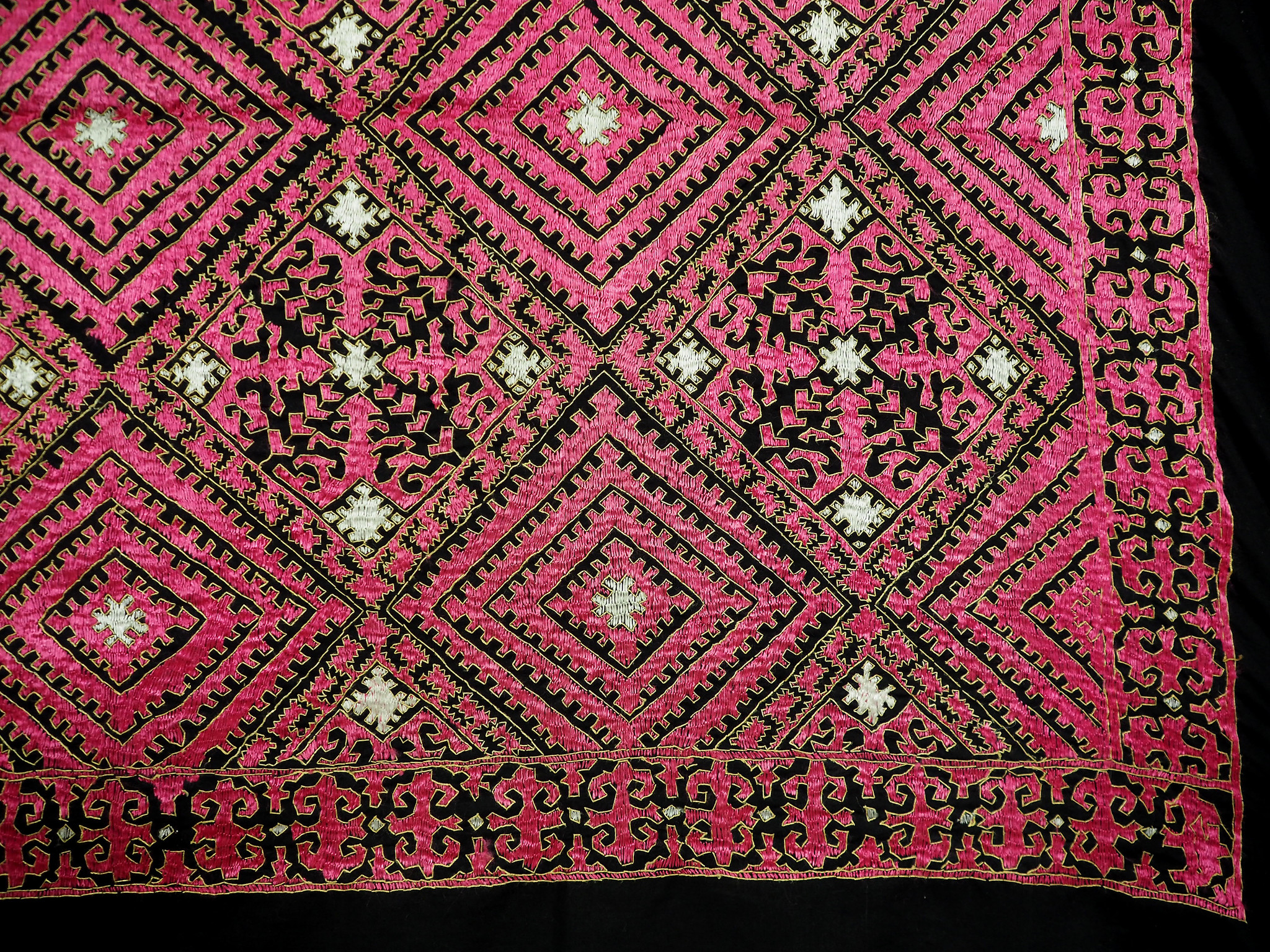 225x225 cm silk embroidered Bed coverlet bedspread sofa cover Swat Valley  pink