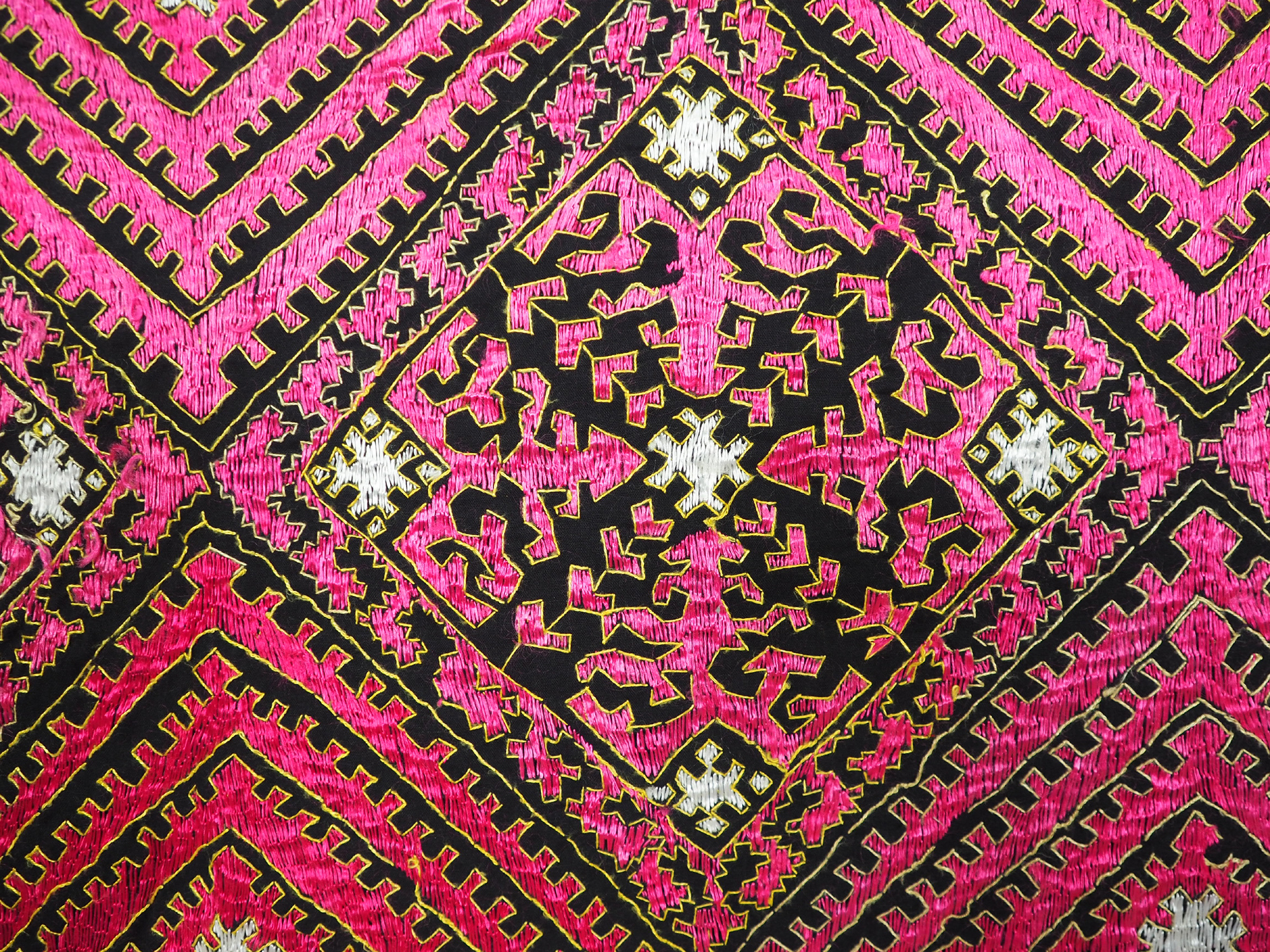 225x225 cm silk embroidered Bed coverlet bedspread sofa cover Swat Valley  pink
