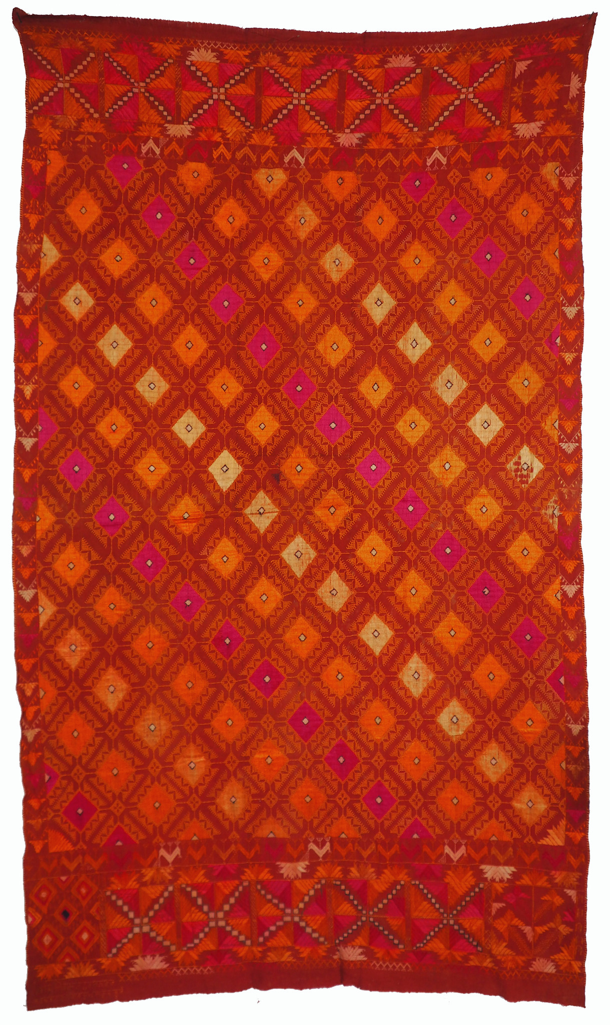 The Traditional Embroidery of Punjab India antique embroidered Pulkari shawl 19 cent. 20/B