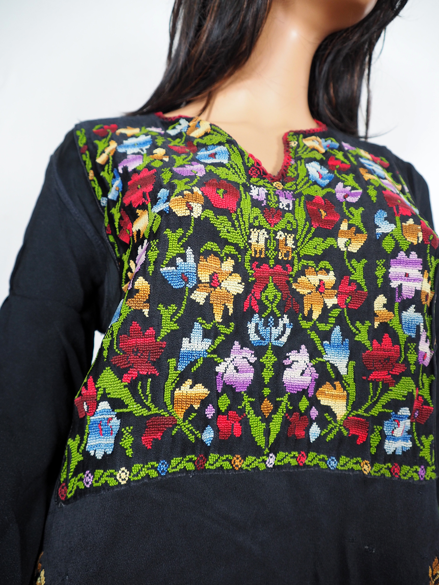 Palestinian girls embroidered ethnic dress No:1