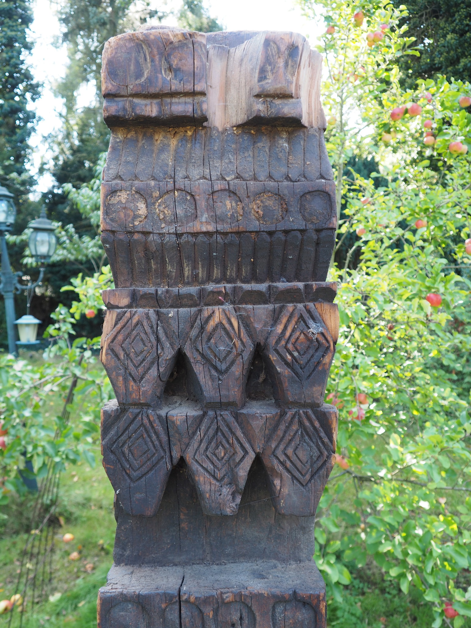 antique  orient solid hand-carved wooden Pillar column from Nuristan Afghanistan kohistan Pakistan  18/19 century No-G