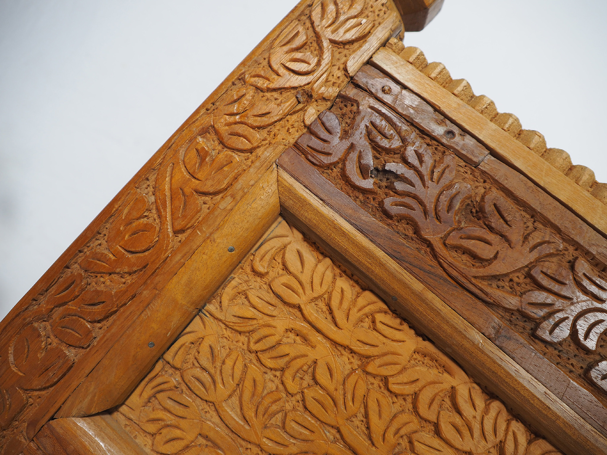 antique orient vintage cedar wood treasure Dowry Chest from Afghanistan Kabul Istalif No:B