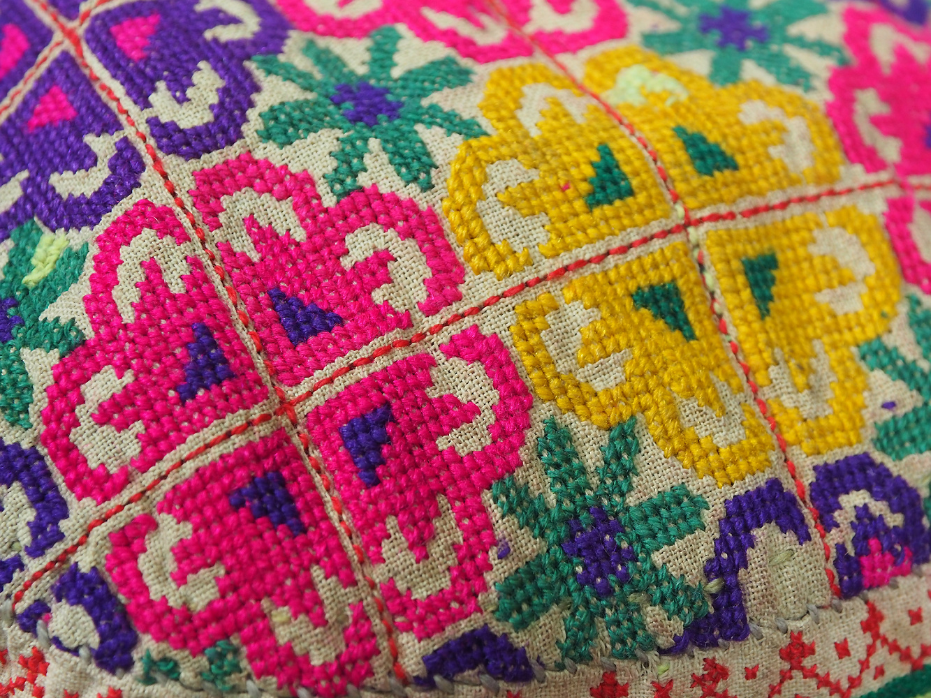 hand embroidered Women’s Caps and Ceremonial Headdress from Gilgit-Baltistan No:21/H