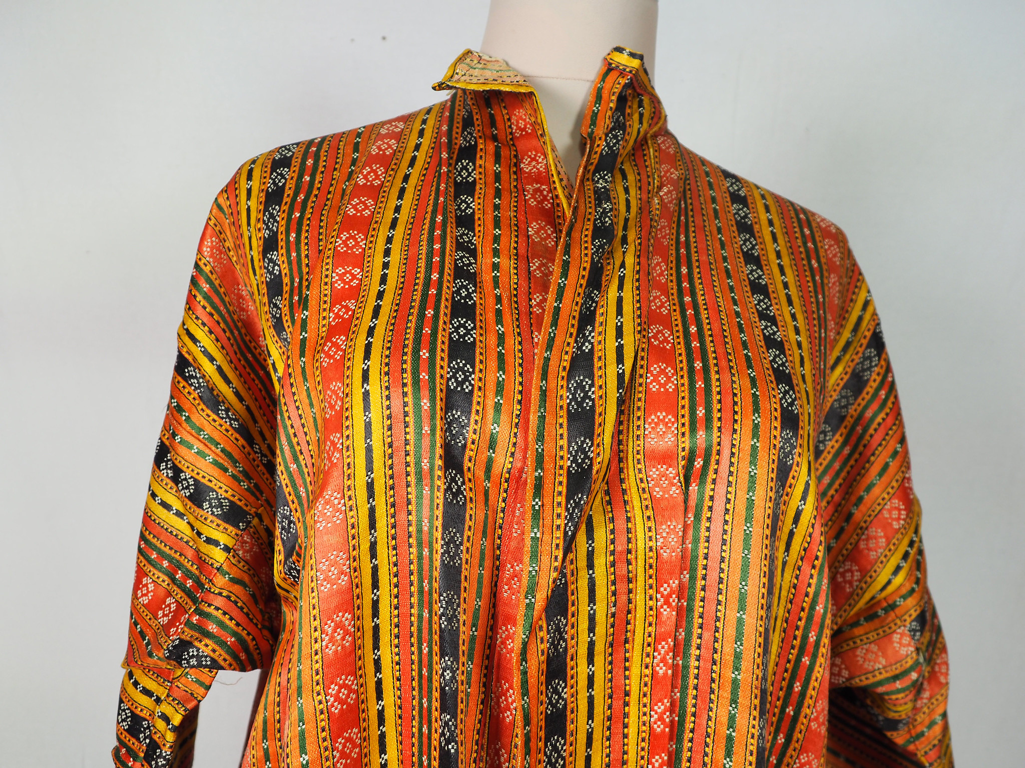 antique Persian Ethnic silk Chapan coat Chirpy  No-21/12