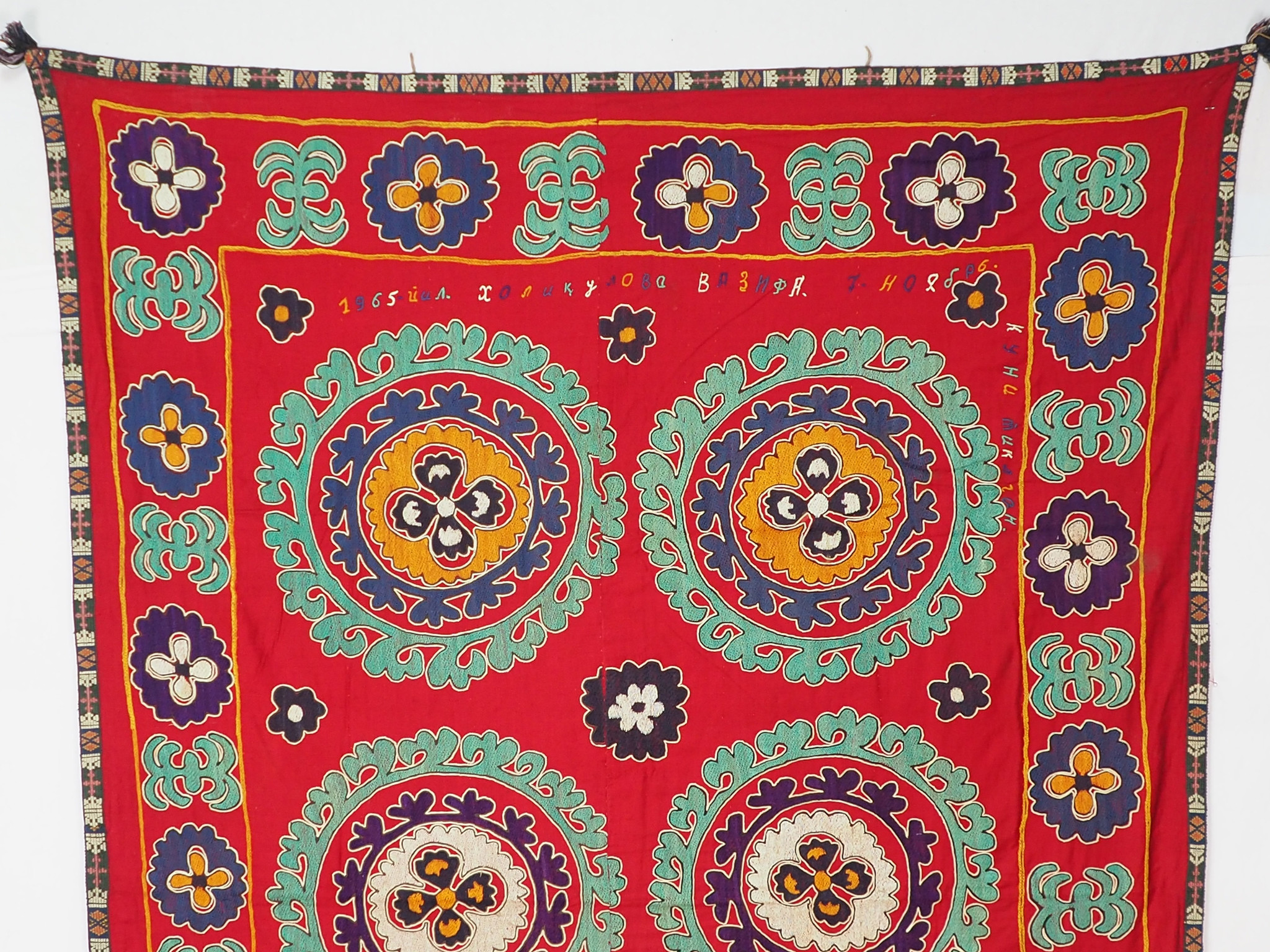 190x130 cm Hand Embroidered suzani from Uzbekistan.Tablecloth, Wall hanging, Bedspread,Bedcover No.SZ-28