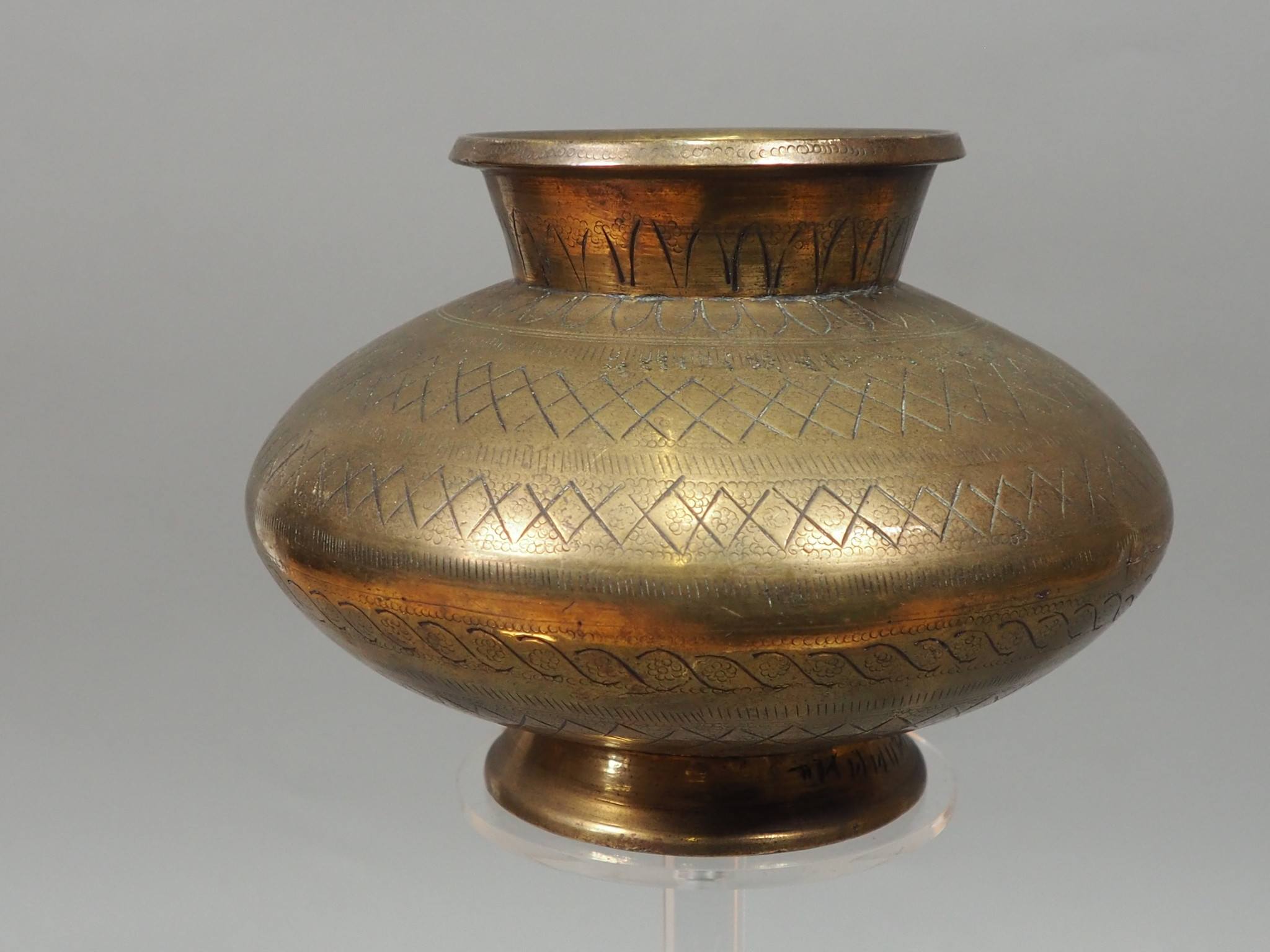 1,2 Liter antique solid Brass indian  Vessel kalash Lota No:  22/6