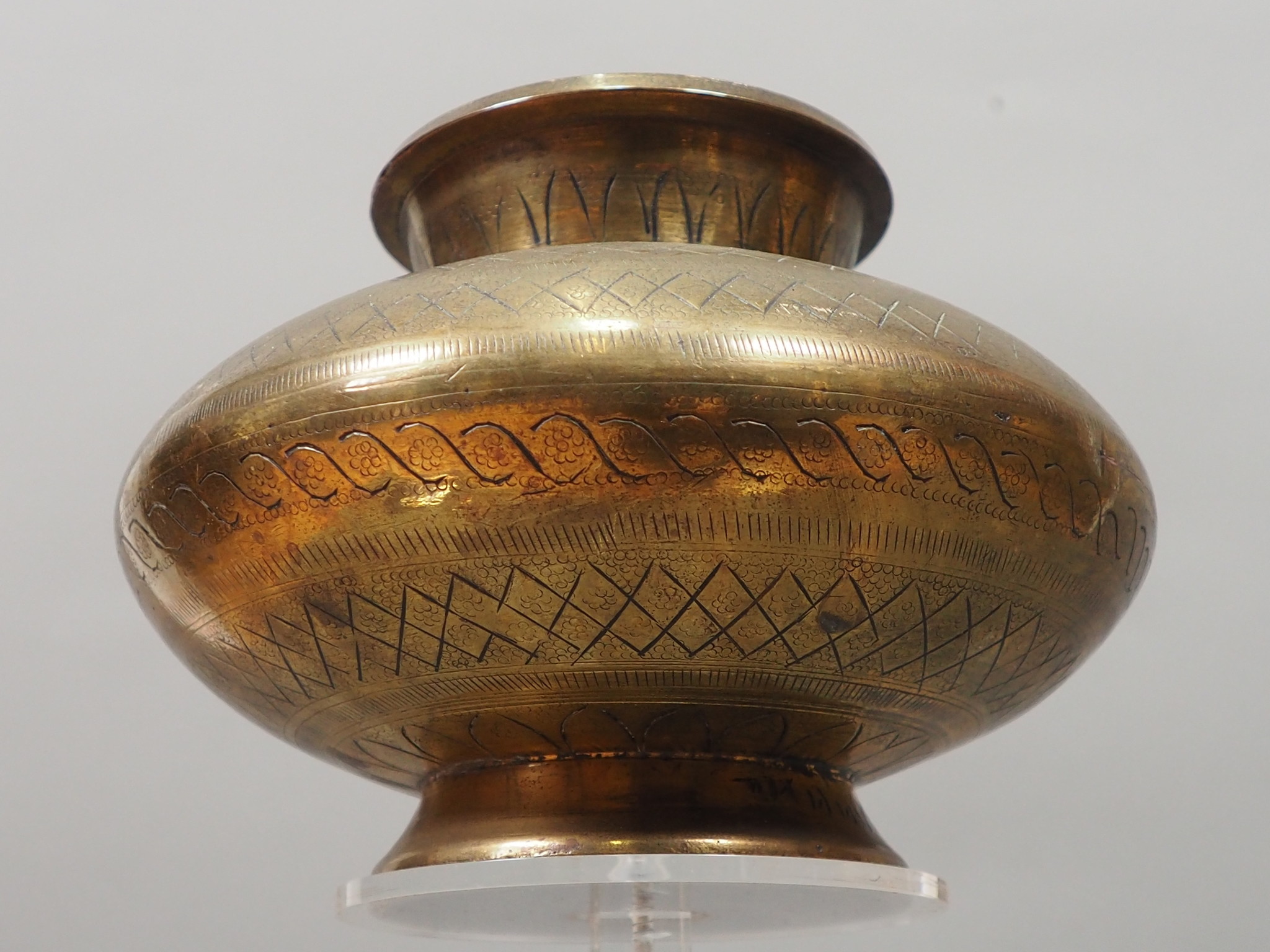 1,2 Liter antique solid Brass indian  Vessel kalash Lota No:  22/6