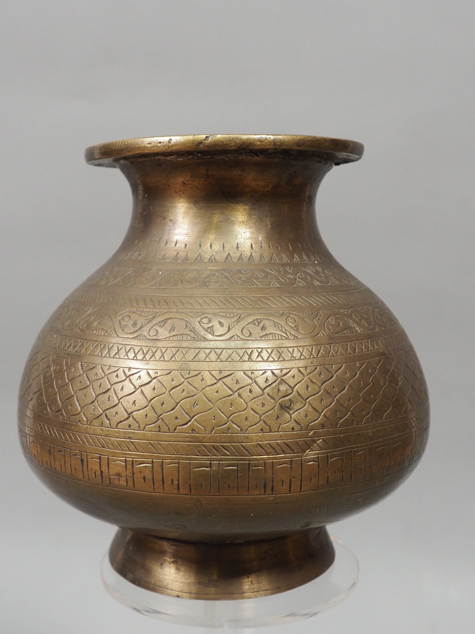 1 Liter antique solid Brass indian  Vessel kalash Lota No:  22/1