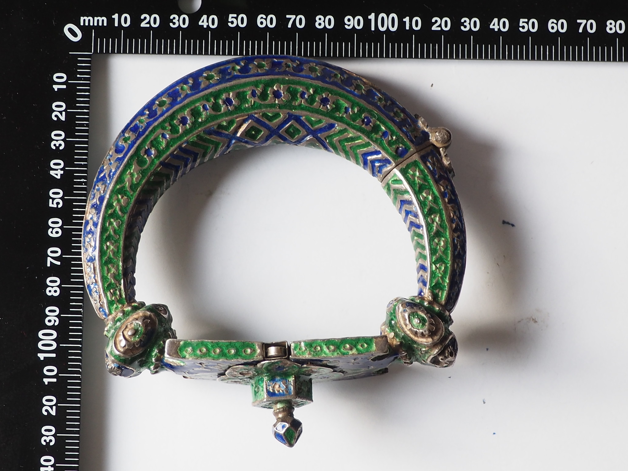 ein Paar Antike handgemachte Vintage emaillierte Fußreifen Manschette Armband Multan und Sindh Pakistan Jhanjhar Armreifen  Nr-22/WL1