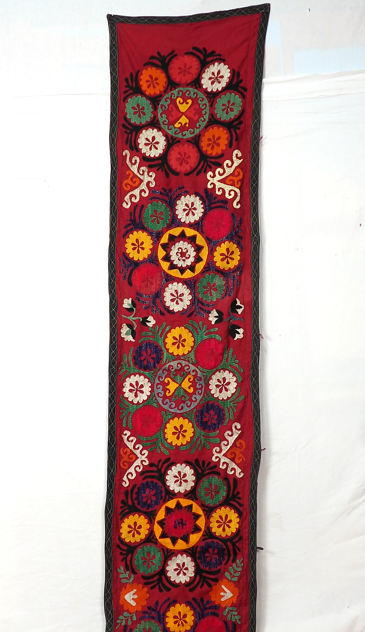 460x52 cm  Hand Embroidered suzani from Uzbekistan.Tablecloth, Wall hanging,  , No.SZ22D